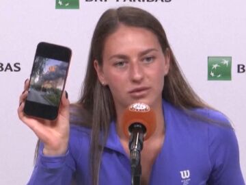 La tenista Kostyuk muestra el ataque cercano a su casa