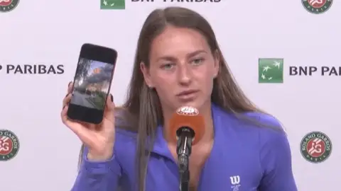 La tenista Kostyuk muestra el ataque cercano a su casa La tenista Kostyuk muestra el ataque cercano a su casa