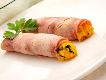 Rollitos de jam&oacute;n rellenos de huevo de Karlos Argui&ntilde;ano