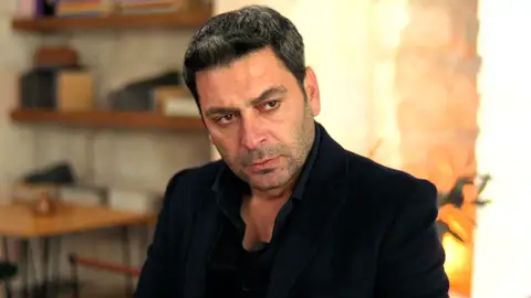 ¿Fin de su matrimonio? Alya cita a Cihan y Mine para firmar los papeles del divorcio ¿Fin de su matrimonio? Alya cita a Cihan y Mine para firmar los papeles del divorcio