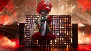 Fuerza, alma y un baile improvisado: La sublime carta de presentaci&oacute;n de Clavel en la Final de Mask Singer 