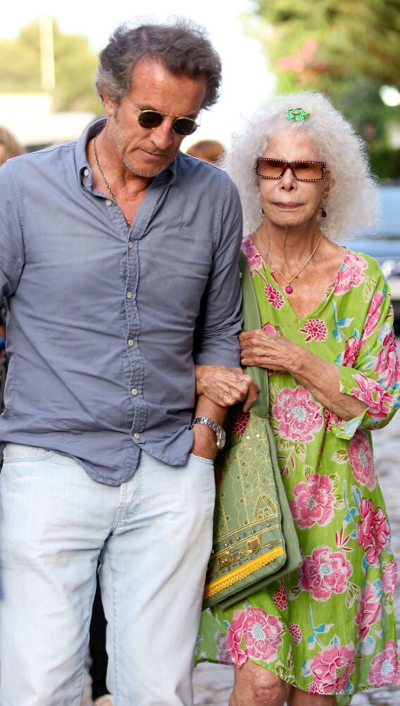 La duquesa de Alba y Alfonso Díez en 2012