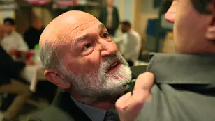 “¡Me avergüenza que seas mi hijo!”: Ecmel abofetea a Sahin en prisión