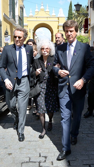 La duquesa de Alba, Alfonso Díez y Cayetano Martínez de Irujo