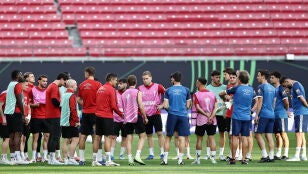 Los jugadores del Rayo Vallecano en el Red Bull Arena de Leipzig