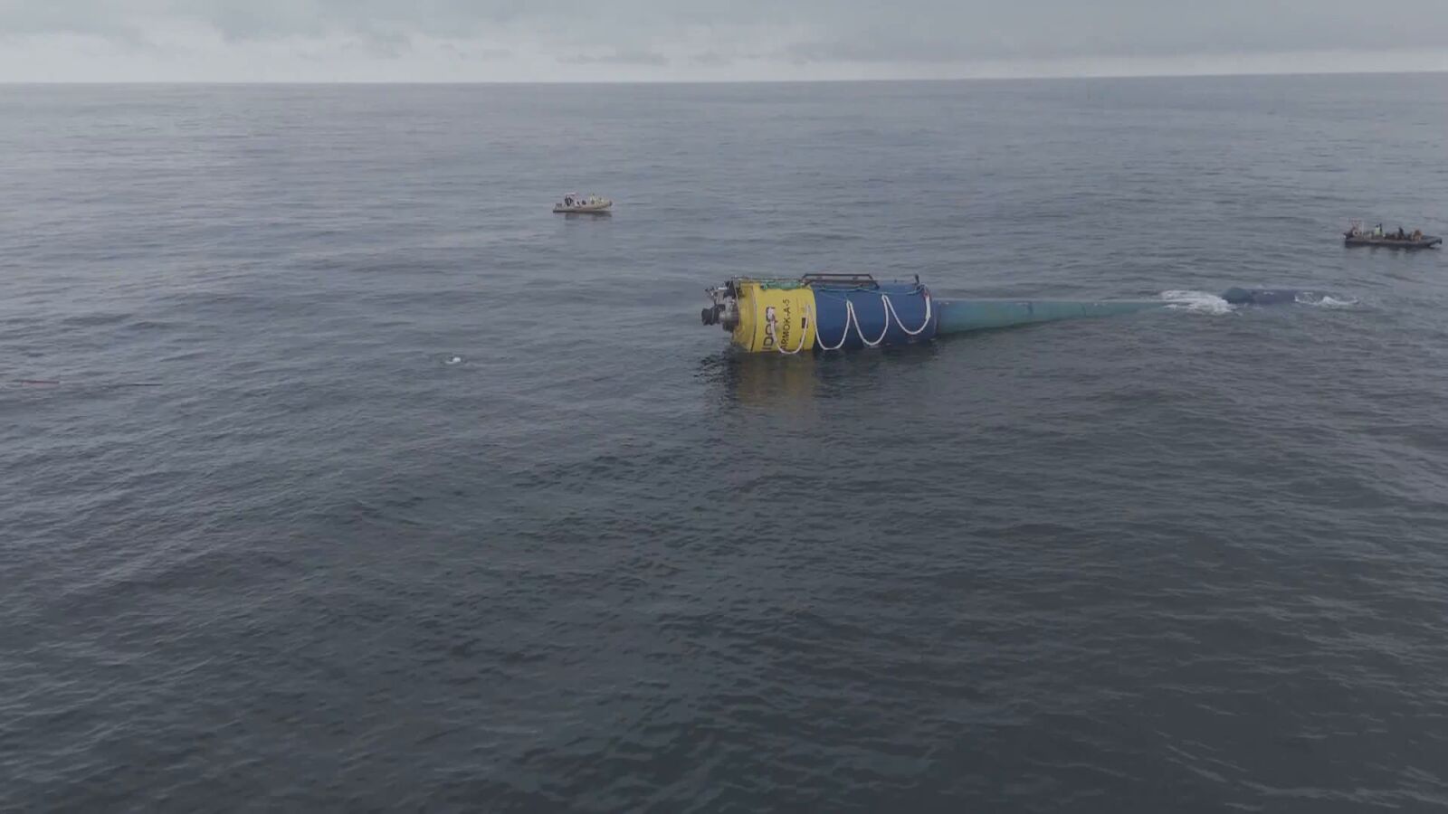 Una boya de 42 metros convierte las olas del mar Cantábrico en luz para los hogares