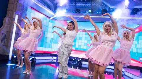 ¡Menudo ritmo! Melody monta una fiesta en El Hormiguero con 'Ilarie' ¡Menudo ritmo! Melody monta una fiesta en El Hormiguero con 'Ilarie'