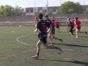 Jugadores de Ultimate, un novedoso deporte que se practica con un disco volador Jugadores de Ultimate, un novedoso deporte que se practica con un disco volador
