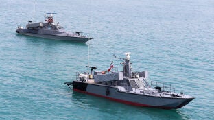 (Foto de ARCHIVO) April 29, 2024, Persian Gulf, Bushehr, Iran: Two warships of the Islamic Revolutionary Guard Corps Navy (IRGCN) are sailing along the Persian Gulf during the IRGC marine parade to commemorate Persian Gulf National Day near the Bushehr nuclear power plant in the seaport city of Bushehr, Bushehr province, southern Iran. Iran celebrates the anniversary of the liberation of the country's south from Portuguese occupation in 1622 as 'Persian Gulf National Day' in Bushehr on April...