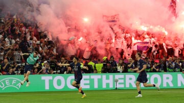 Los jugadores del PSG celebran la victoria en la final de la Champions