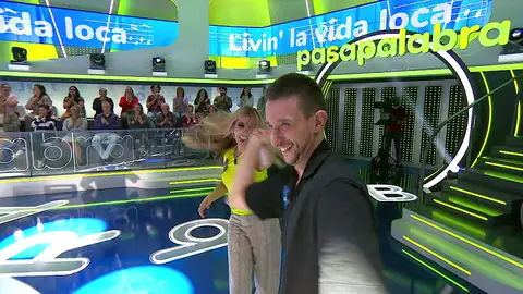 ¿David baila por primera vez en Pasapalabra? Natalia Rodríguez le saca a La Pista al ritmo de Ricky Martin ¿David baila por primera vez en Pasapalabra? Natalia Rodríguez le saca a La Pista al ritmo de Ricky Martin