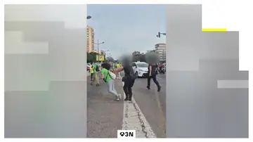 La Policía abre expediente disciplinario al agente que agredió a una docente en Valencia La Policía abre expediente disciplinario al agente que agredió a una docente en Valencia