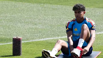 Lamine Yamal, durante el entrenamiento en la Ciudad del Fútbol en Las Rozas Lamine Yamal, durante el entrenamiento en la Ciudad del Fútbol en Las Rozas
