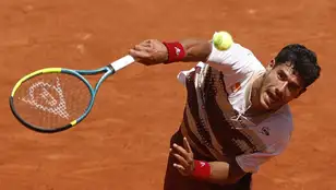 El tenista paraguayo Daniel Vallejo en Roland Garros