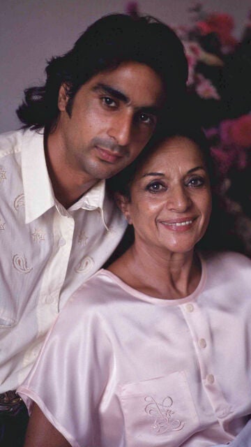 Lola Flores junto a su hijo Antonio Flores