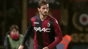 Marios Ikonomou vistiendo la camiseta del Bolonia