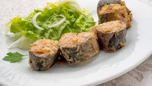 Caballa adobada con ensalada, de Karlos Arguiñano: "¡Cómo huele a Andalucía esta receta!"