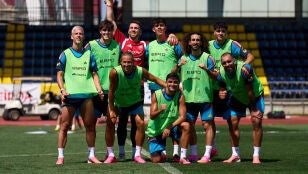 Los futbolistas de la selecci&oacute;n espa&ntilde;ola durante un entrenamiento este lunes en Las Rozas 