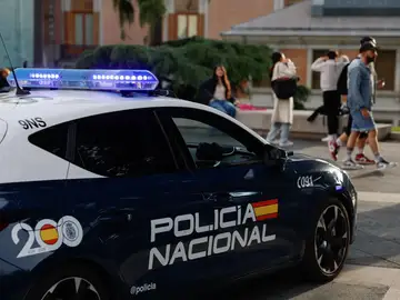 Foto de archivo de un coche patrulla de la Policía Nacional Foto de archivo de un coche patrulla de la Policía Nacional