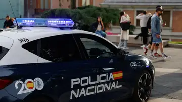 Foto de archivo de un coche patrulla de la Policía Nacional Foto de archivo de un coche patrulla de la Policía Nacional