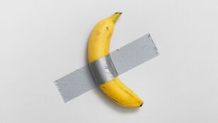 Imagen de la obra 'Comedian' de Maurizio Cattelan