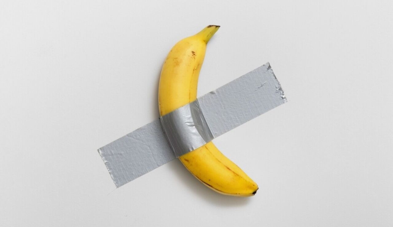 Imagen de la obra 'Comedian' de Maurizio Cattelan