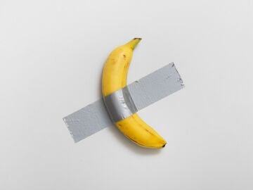 Imagen de la obra 'Comedian' de Maurizio Cattelan