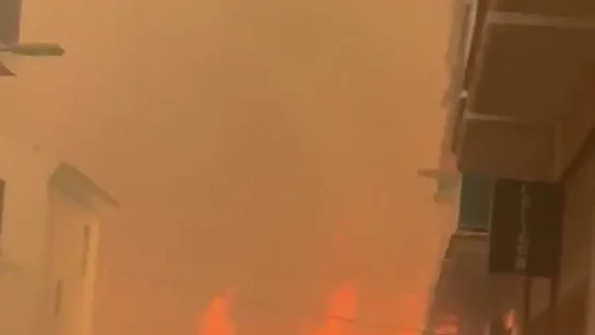 Miedo entre los vecinos tras llegar el fuego a sus casas Miedo entre los vecinos tras llegar el fuego a sus casas