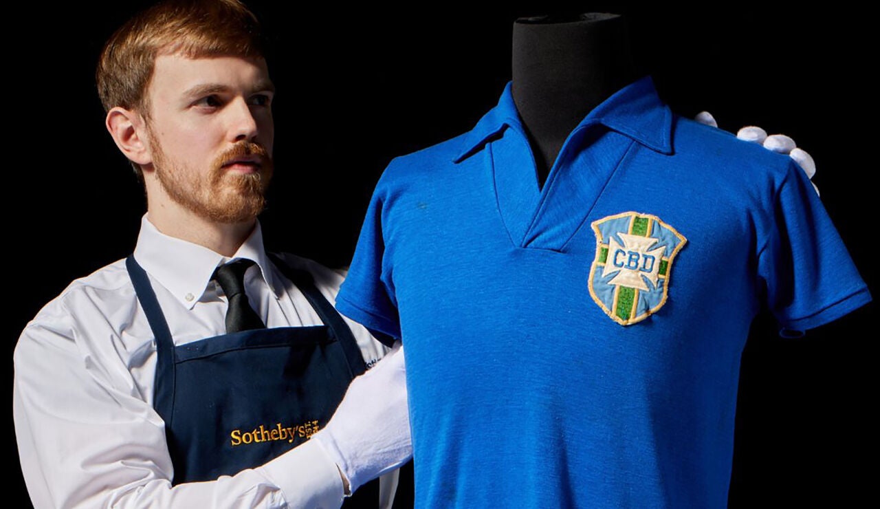 Fotograf&iacute;a de la camiseta que Pel&eacute; llev&oacute; en la final del Mundial de 1958 
