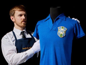 Fotograf&iacute;a de la camiseta que Pel&eacute; llev&oacute; en la final del Mundial de 1958 