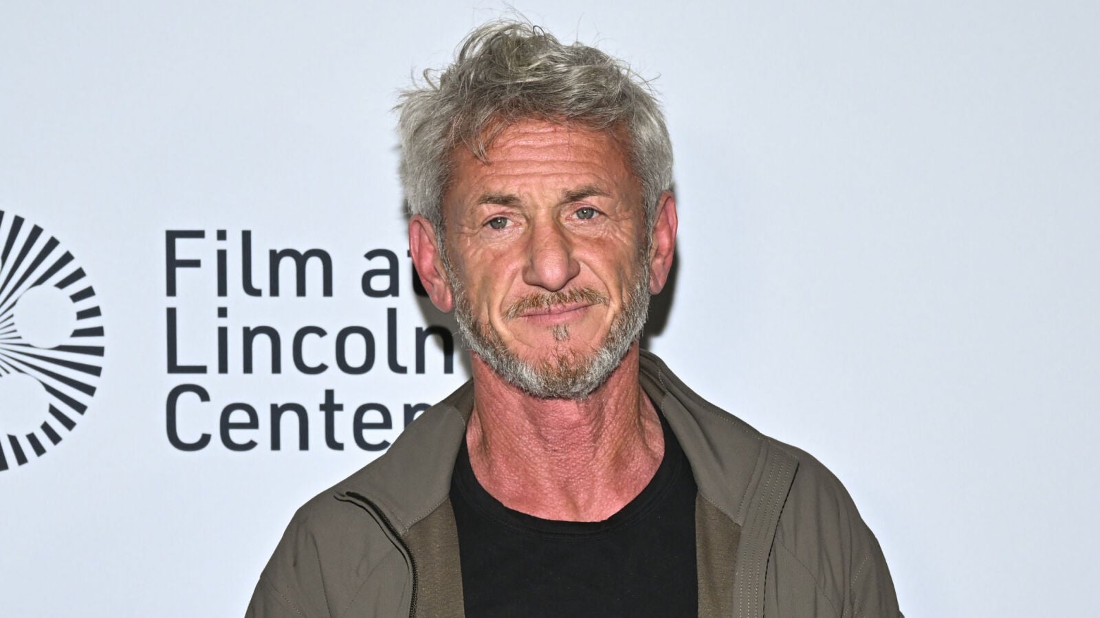 Sean Penn revela el motivo de su ausencia en los Oscar y habla de su ansiedad: 