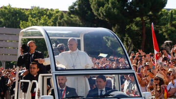 El papa Le&oacute;n XIV llega a Cibeles.