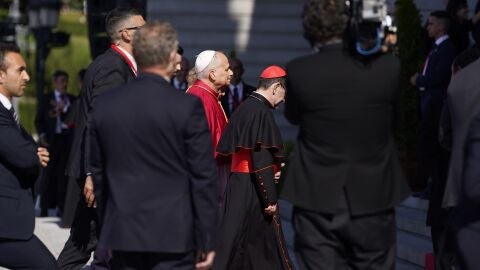 El papa L&eacute;on XIV durante la visita a la catedral de la Almudena