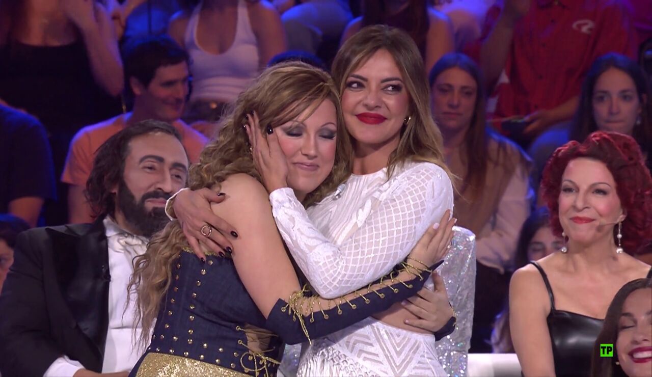  El abrazo de Merche a Mar&iacute;a Parrado en Tu cara me suena