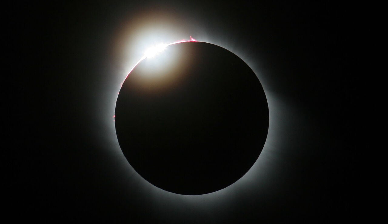 Perlas de Baily durante un eclipse solar