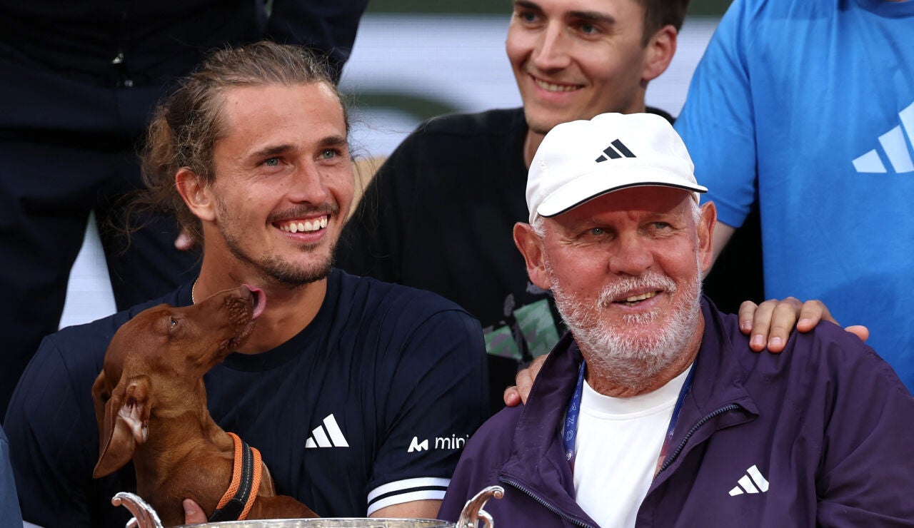 Alexander Zverev, junto a su padre tras ganar Roland Garros