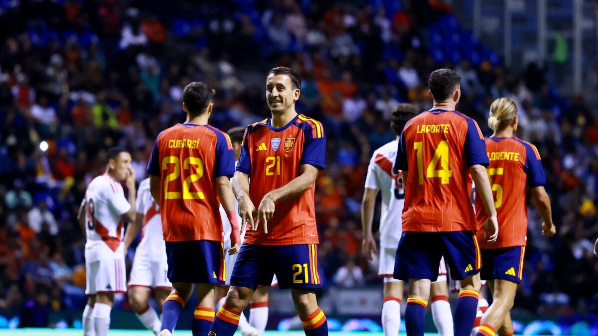España cumple ante Perú en el último ensayo previo
