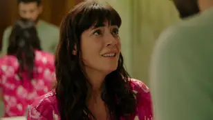 Una prueba de embarazo positiva provoca las lágrimas de Carol tras su boda con Daryl