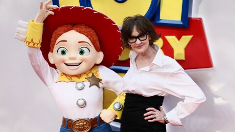 Joan Cusack en la premiere de Toy Story 5