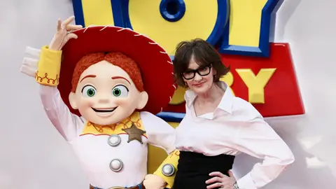 Joan Cusack en la premiere de Toy Story 5 Joan Cusack en la premiere de Toy Story 5