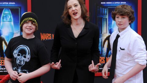 Joan Cusack con sus 2 hijos