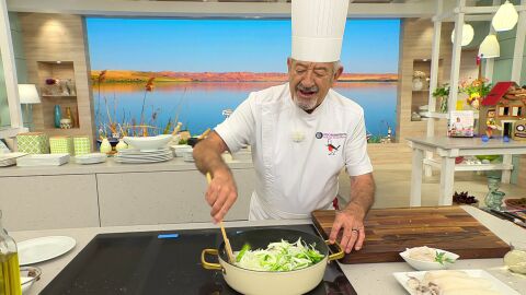 Incorpora todo a la cazuela, sazona y cocina a fuego suave-medio
