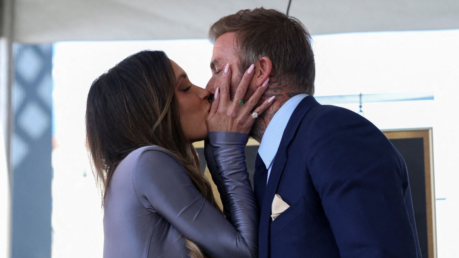 La emoción de David Beckham en el Paseo de la Fama en Hollywood: del beso con Victoria al apoyo de Tom Cruise