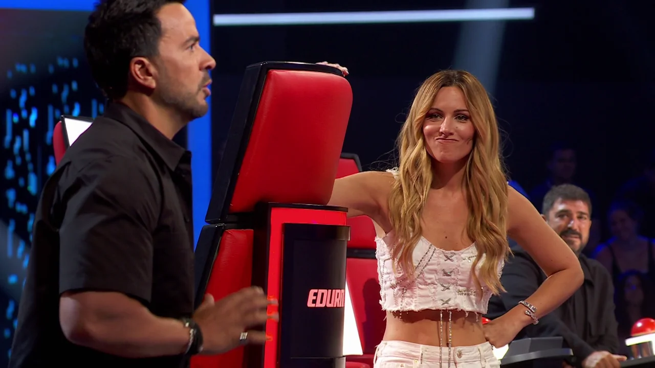 Edurne persigue a Luis Fonsi por el plató tras ser bloqueada