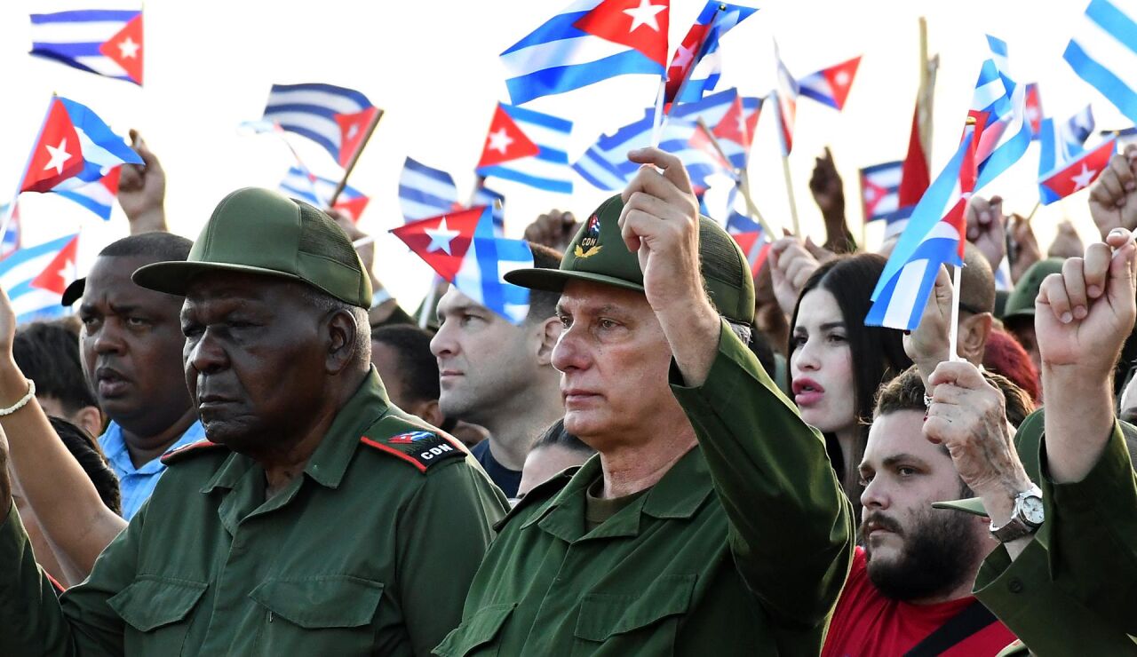 En el centro de la imagen, el presidente de Cuba, Miguel D&iacute;az-Canel