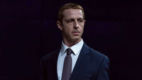 Jeremy Strong como Mark Zuckerberg en The Social Reckoning