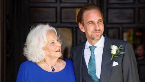 María Luisa de Prusia con Friedrich von Schönburg en su boda en Madrid