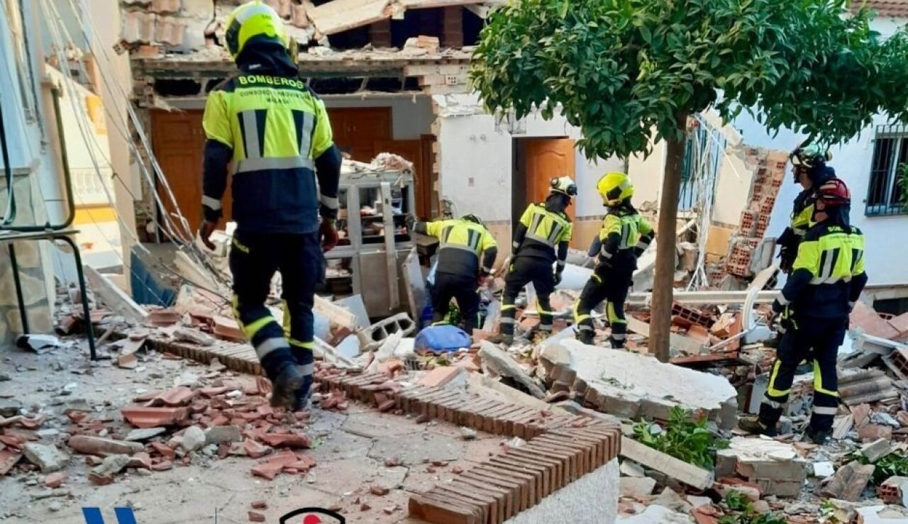 Imagen de los escombros provocados por la explosi&oacute;n de una bombona