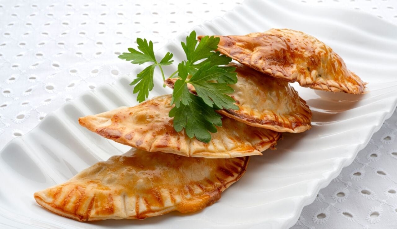 Empanadillas de carne con pasas