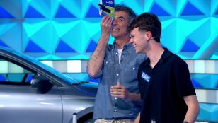 &iexcl;Un momento &eacute;pico! &Aacute;lvaro se pone nervioso &iexcl;y deja el supercomod&iacute;n en el suelo!